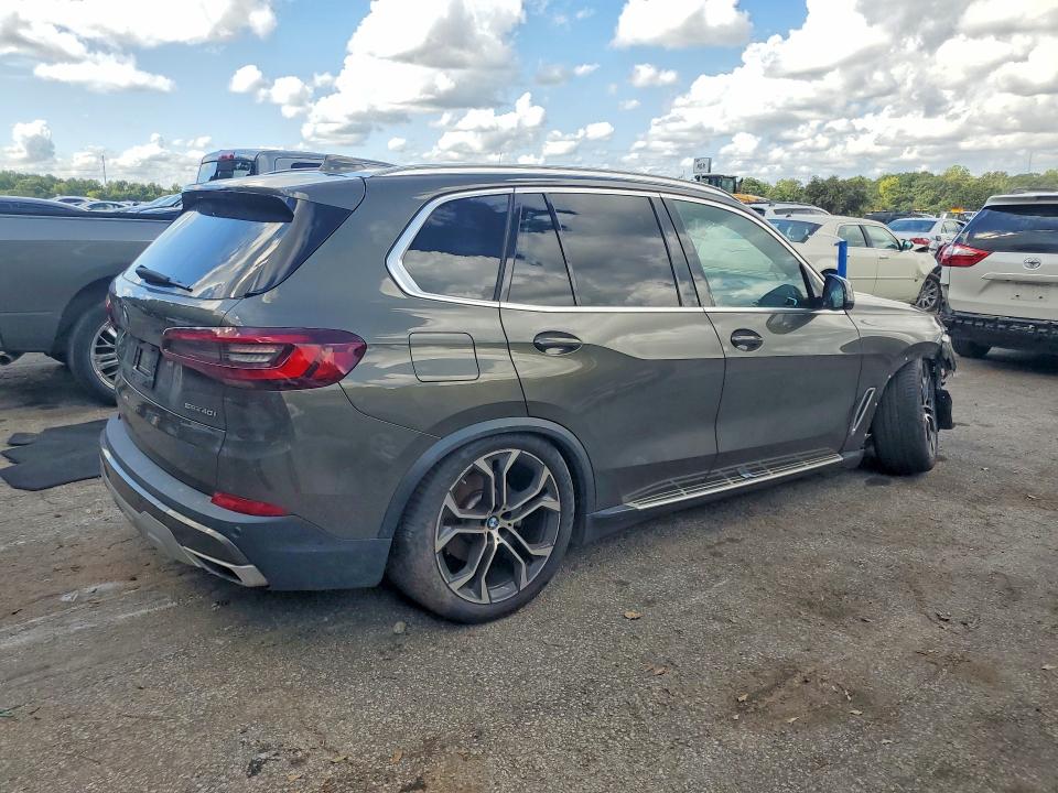 68575516 :رقم المزاد ، 5UXCR4C07M9F79366 vin ، 2021 Bmw X5 مزاد بيع