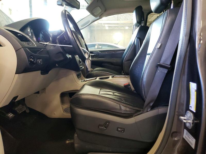 70258146 :رقم المزاد ، 2C4RC1CG2FR589872 vin ، 2015 Chrysler Town & Country مزاد بيع