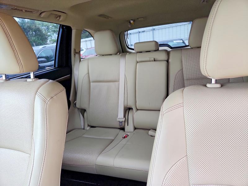 Продажа на аукционе авто 2018 Toyota Highlander, vin: 5TDDZRFH6JS866115, номер лота: 69293916
