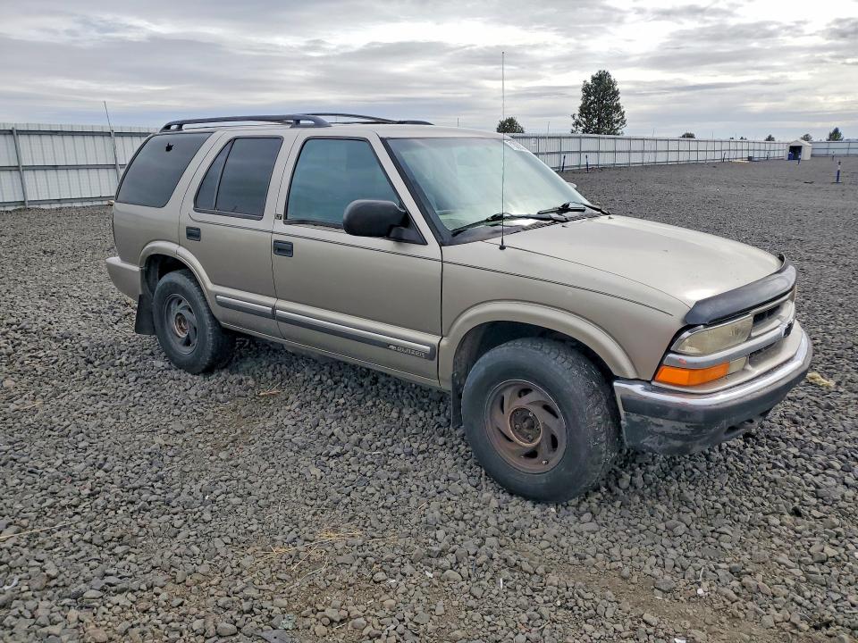 2001 Chevrolet Blazer მანქანა იყიდება აუქციონზე, vin: 1GNDT13W112224616, აუქციონის ნომერი: 71029526