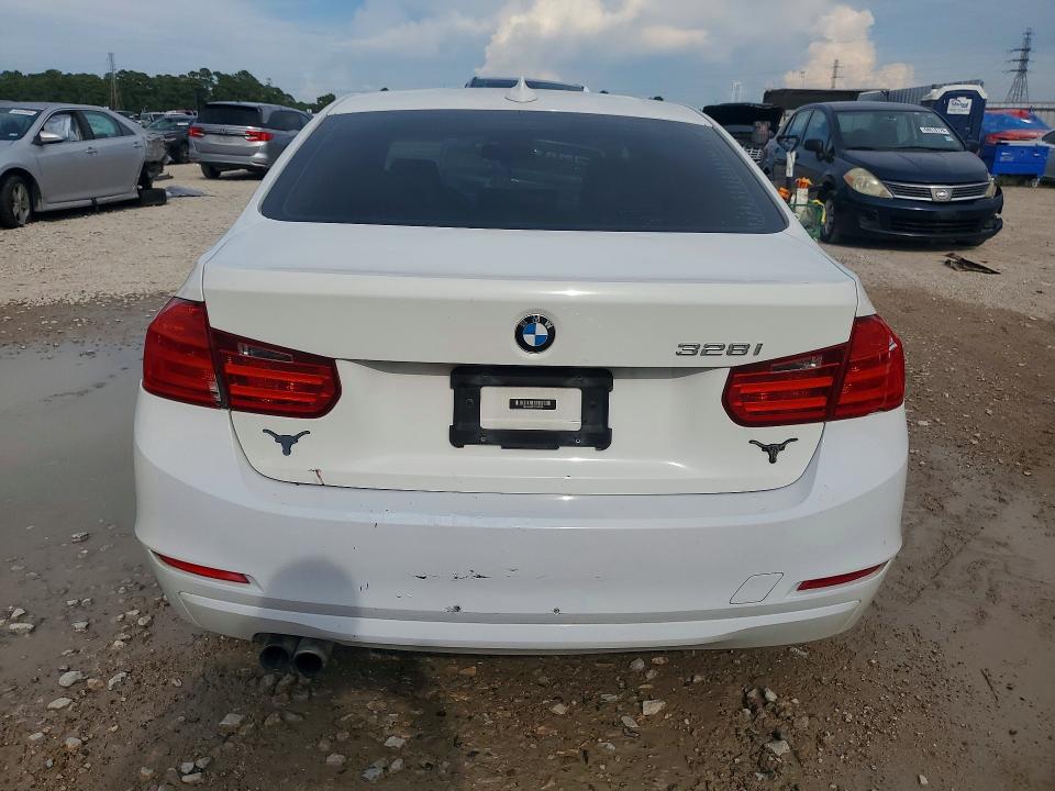 2014 Bmw 328 მანქანა იყიდება აუქციონზე, vin: WBA3A5C57EP602002, აუქციონის ნომერი: 68851476