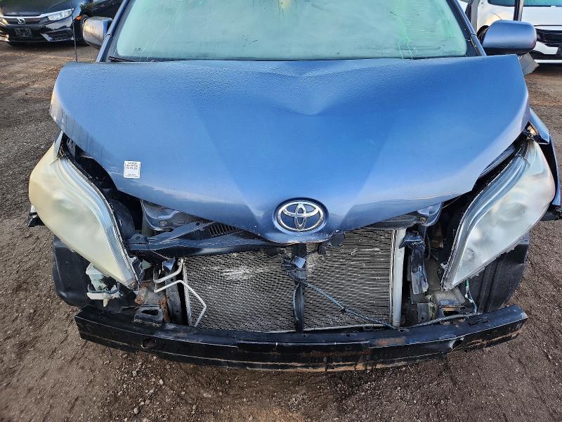 66984056 :رقم المزاد ، 5TDKK3DCXES525452 vin ، 2014 Toyota Sienna مزاد بيع