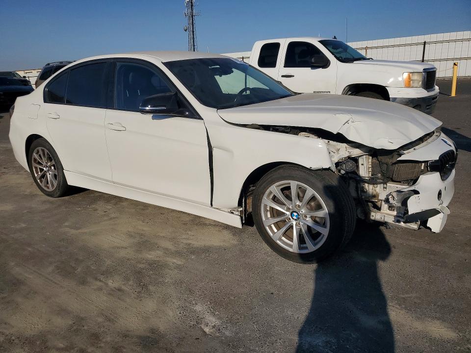 71073276 :رقم المزاد ، WBA3C1C5XFP851267 vin ، 2015 Bmw 328 مزاد بيع