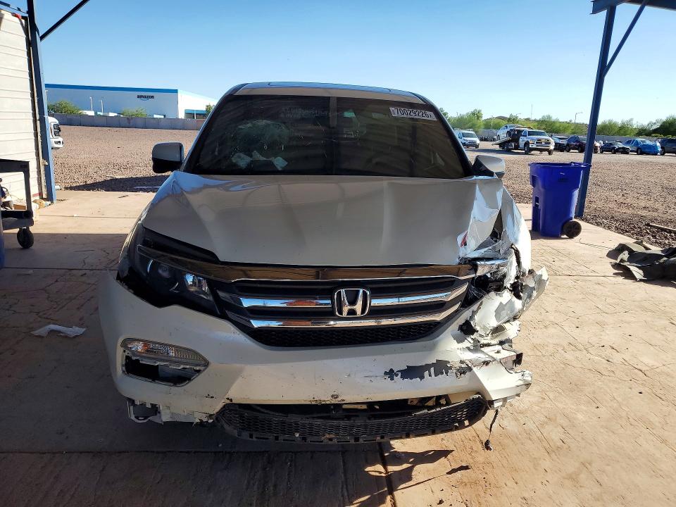 70029226 :رقم المزاد ، 5FNYF6H5XHB037686 vin ، 2017 Honda Pilot مزاد بيع