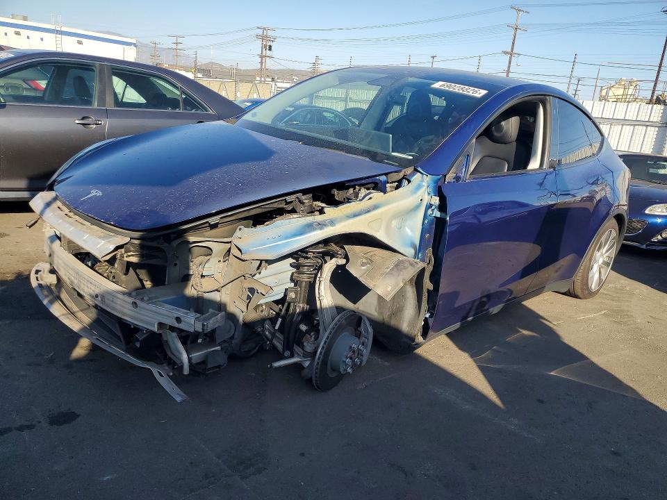 2020 Tesla Model Y მანქანა იყიდება აუქციონზე, vin: 5YJYGDEE8LF053853, აუქციონის ნომერი: 69028826