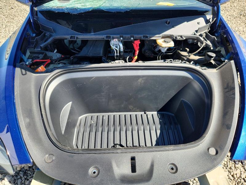 67924446 :رقم المزاد ، 7SAYGDEDXSF232565 vin ، 2025 Tesla Model Y مزاد بيع
