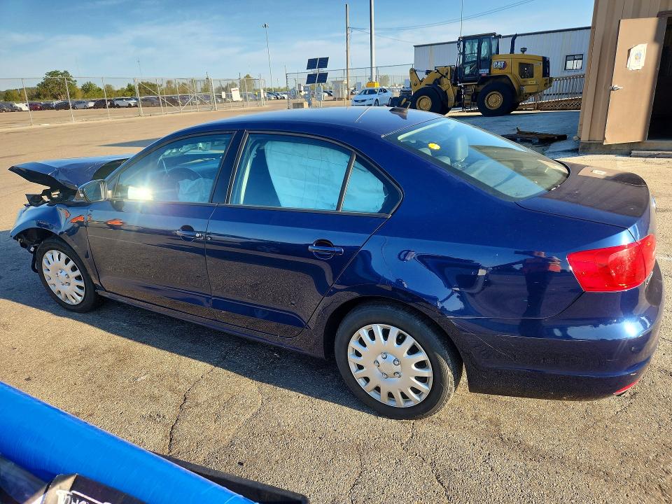 68799906 :رقم المزاد ، 3VWD17AJ6EM211686 vin ، 2014 Volkswagen Jetta مزاد بيع