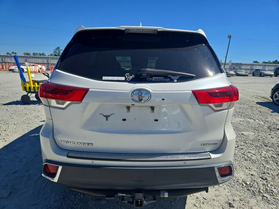 71146666 :رقم المزاد ، 5TDYZRFHXHS195320 vin ، 2017 Toyota Highlander مزاد بيع