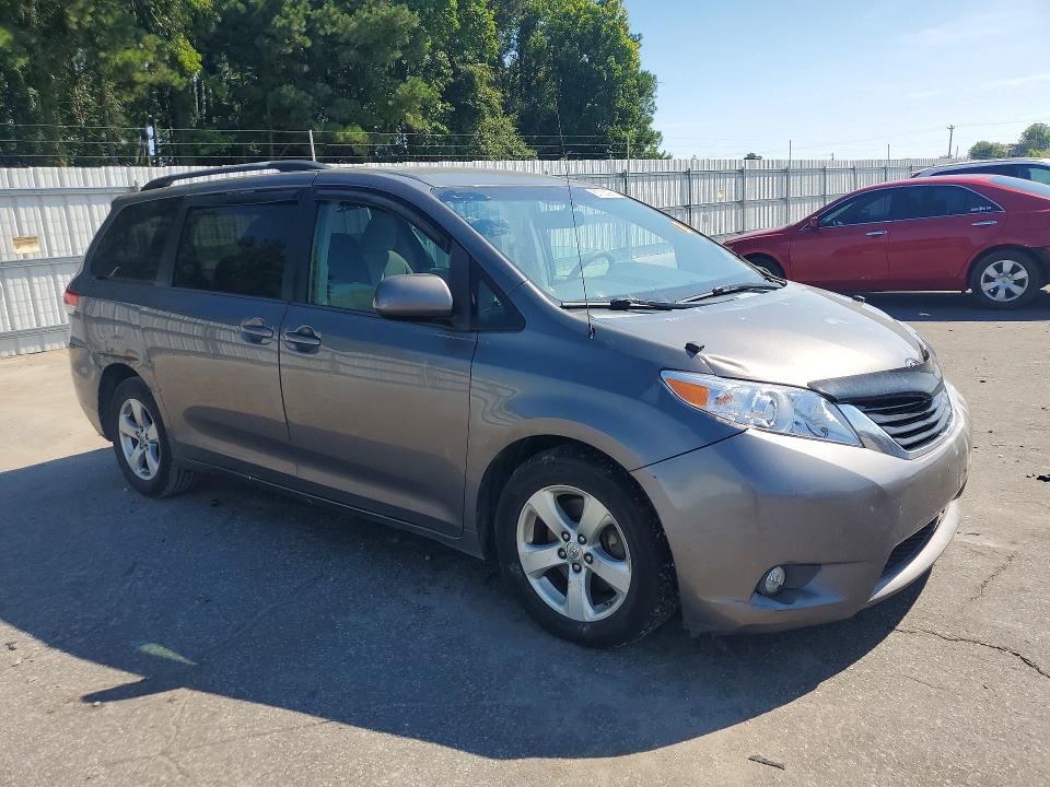 67783296 :رقم المزاد ، 5TDKK3DC4ES436301 vin ، 2014 Toyota Sienna مزاد بيع