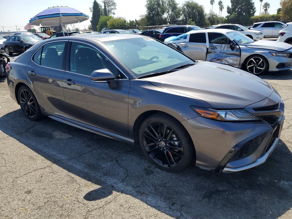 68997616 :رقم المزاد ، 4T1K31AK2RU622736 vin ، 2024 Toyota Camry مزاد بيع