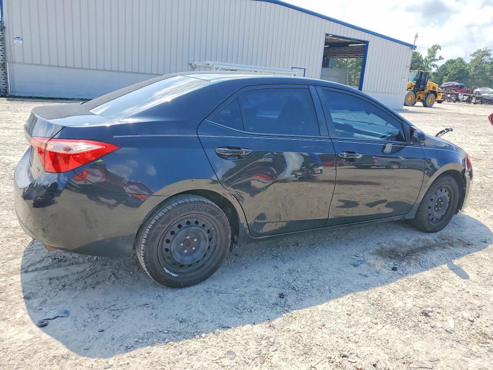 2018 Toyota Corolla მანქანა იყიდება აუქციონზე, vin: 5YFBURHE8JP805768, აუქციონის ნომერი: 67733536