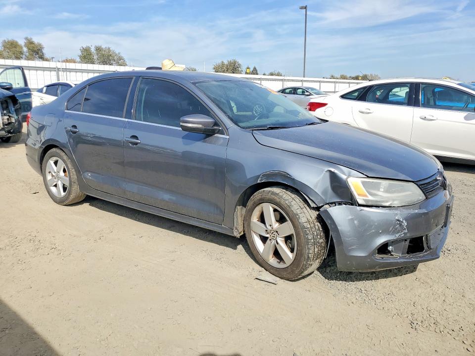 Продажа на аукционе авто 2014 Volkswagen Jetta, vin: 3VWLL7AJ5EM358491, номер лота: 69625026