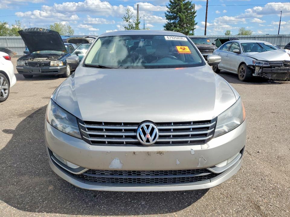 2013 Volkswagen Passat მანქანა იყიდება აუქციონზე, vin: 1VWCN7A33DC050263, აუქციონის ნომერი: 67926836