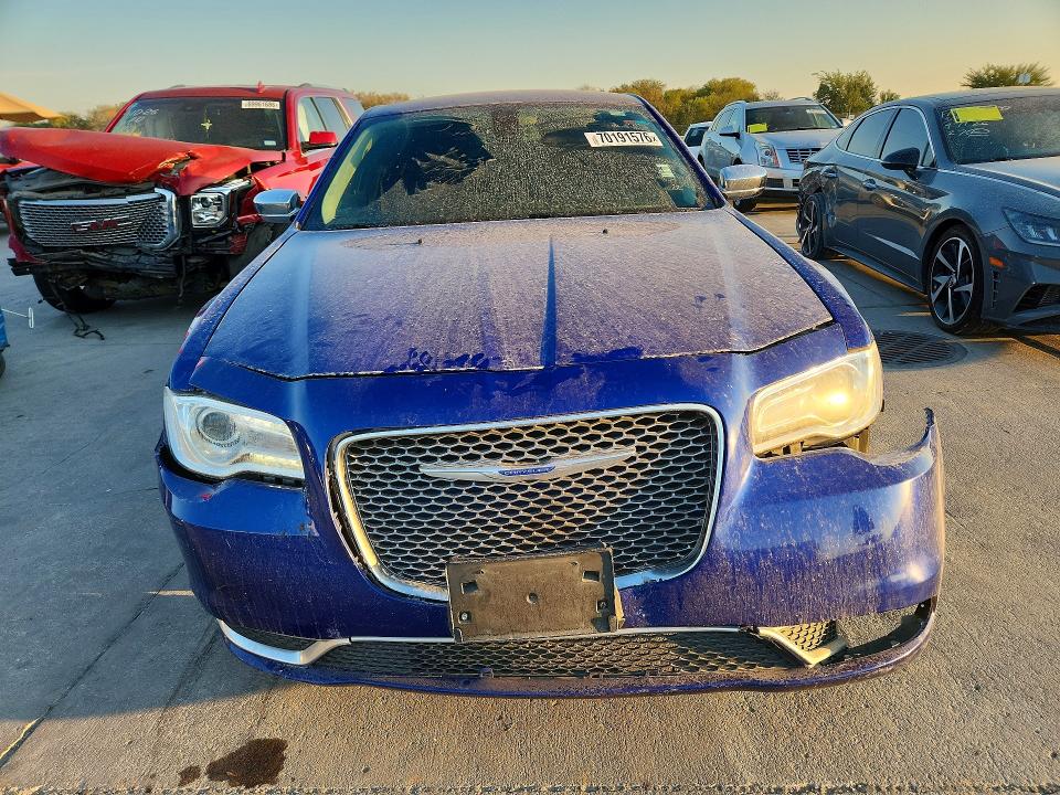 70191576 :رقم المزاد ، 2C3CCAAG5JH294101 vin ، 2018 Chrysler 300 مزاد بيع