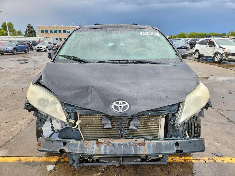 2012 Toyota Sienna მანქანა იყიდება აუქციონზე, vin: 5TDDK3DC8CS046971, აუქციონის ნომერი: 68816126