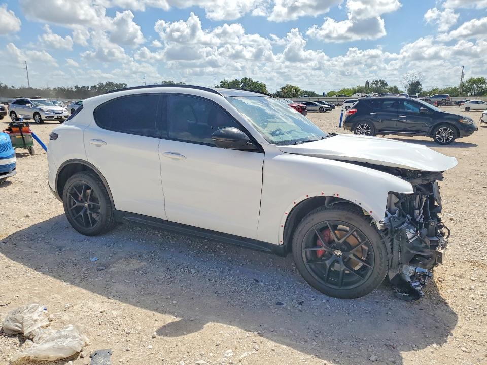 2021 Alfa Romeo Stelvio მანქანა იყიდება აუქციონზე, vin: ZASPAKBN4M7D19261, აუქციონის ნომერი: 67730396