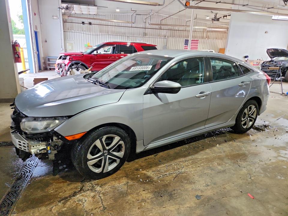 Продажа на аукционе авто 2018 Honda Civic, vin: 2HGFC2F57JH557275, номер лота: 69133006