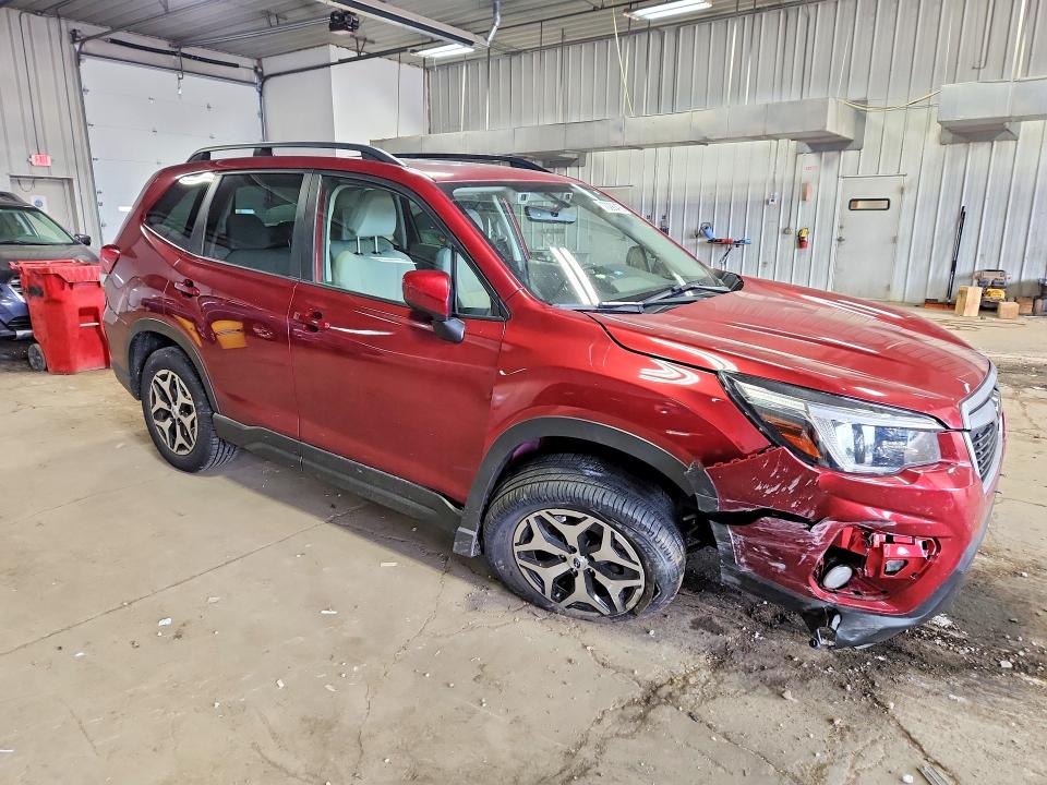 70290476 :رقم المزاد ، JF2SKAFC9MH423078 vin ، 2021 Subaru Forester مزاد بيع