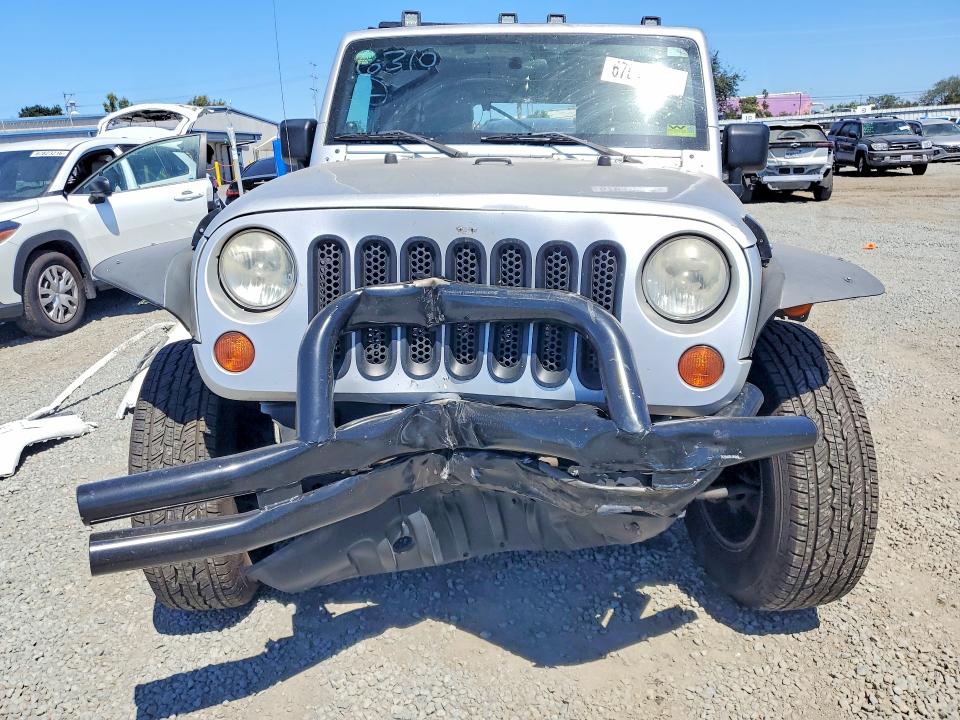 2010 Jeep Wrangler Unlimited მანქანა იყიდება აუქციონზე, vin: 1J4BB3H18AL136310, აუქციონის ნომერი: 67640186