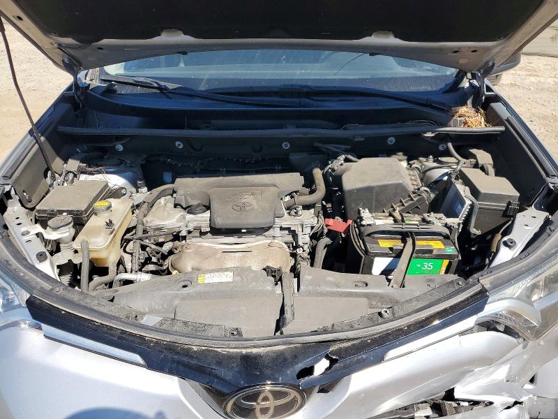 70465266 :رقم المزاد ، 2T3ZFREV6JW415870 vin ، 2018 Toyota Rav4 مزاد بيع