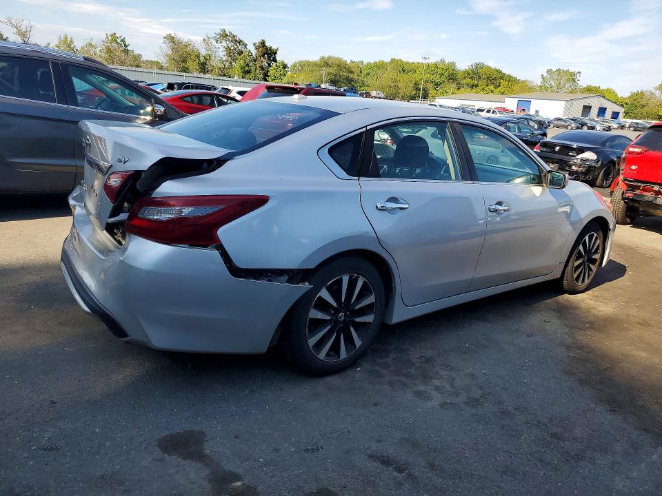 2018 Nissan Altima მანქანა იყიდება აუქციონზე, vin: 1N4AL3AP7JC270471, აუქციონის ნომერი: 68185006