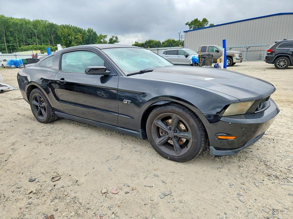68060106 :رقم المزاد ، 1ZVBP8CH2A5139360 vin ، 2010 Ford Mustang مزاد بيع