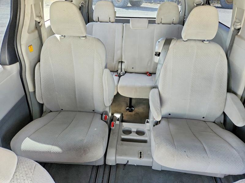 70335376 :رقم المزاد ، 5TDKA3DC1CS014910 vin ، 2012 Toyota Sienna مزاد بيع