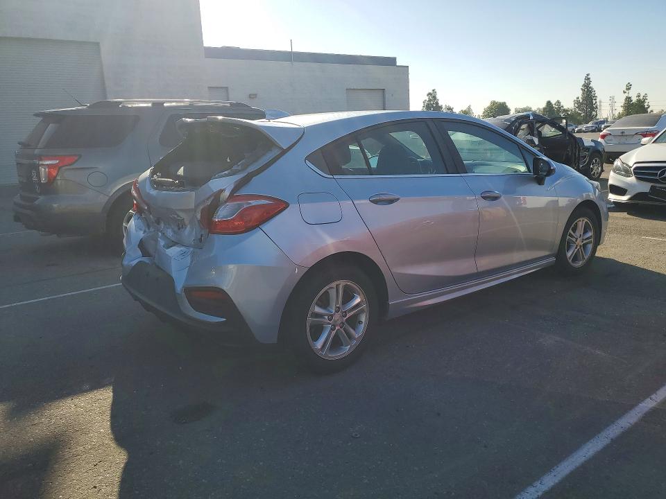 2017 Chevrolet Cruze მანქანა იყიდება აუქციონზე, vin: 3G1BE6SMXHS584711, აუქციონის ნომერი: 70239056