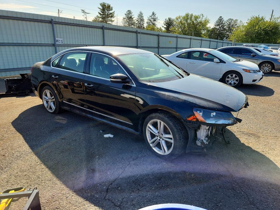 69090036 :رقم المزاد ، 1VWCT7A32FC007560 vin ، 2015 Volkswagen Passat مزاد بيع