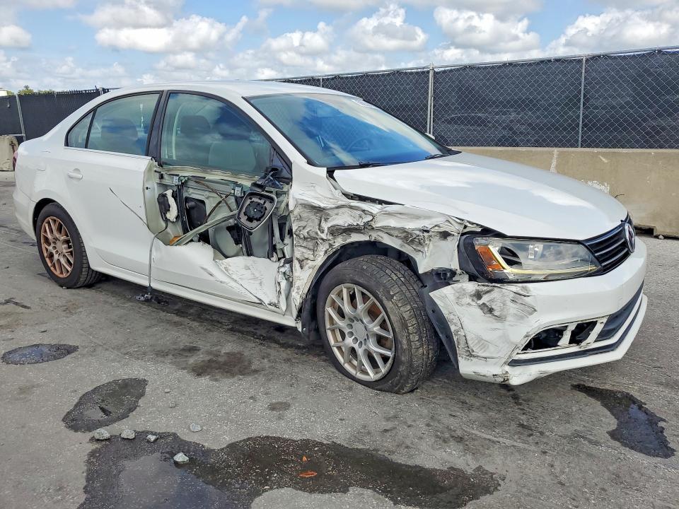 2017 Volkswagen Jetta მანქანა იყიდება აუქციონზე, vin: 3VW2B7AJ4HM233033, აუქციონის ნომერი: 68839436