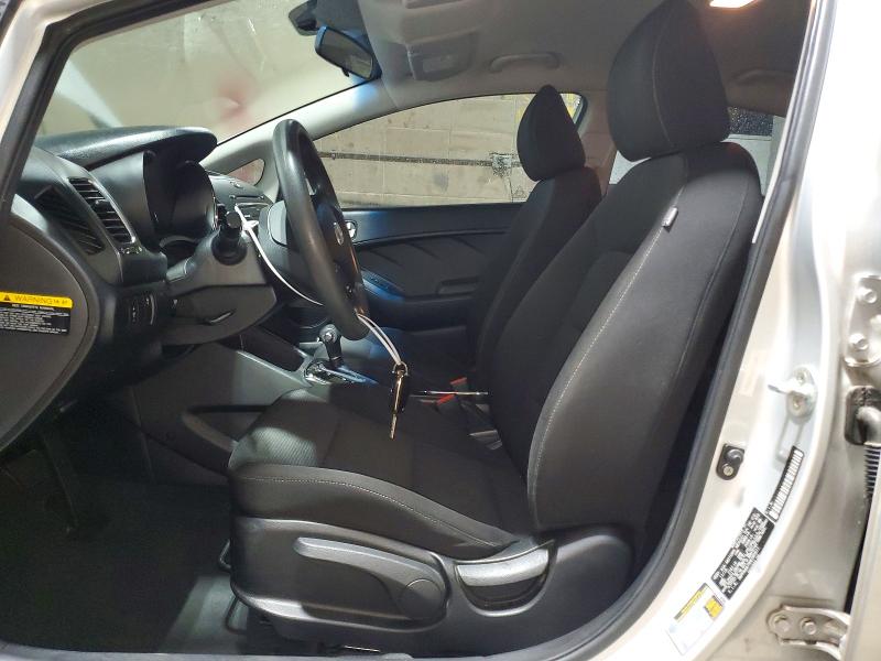 69690646 :رقم المزاد ، 3KPFK4A79HE085611 vin ، 2017 Kia Forte مزاد بيع