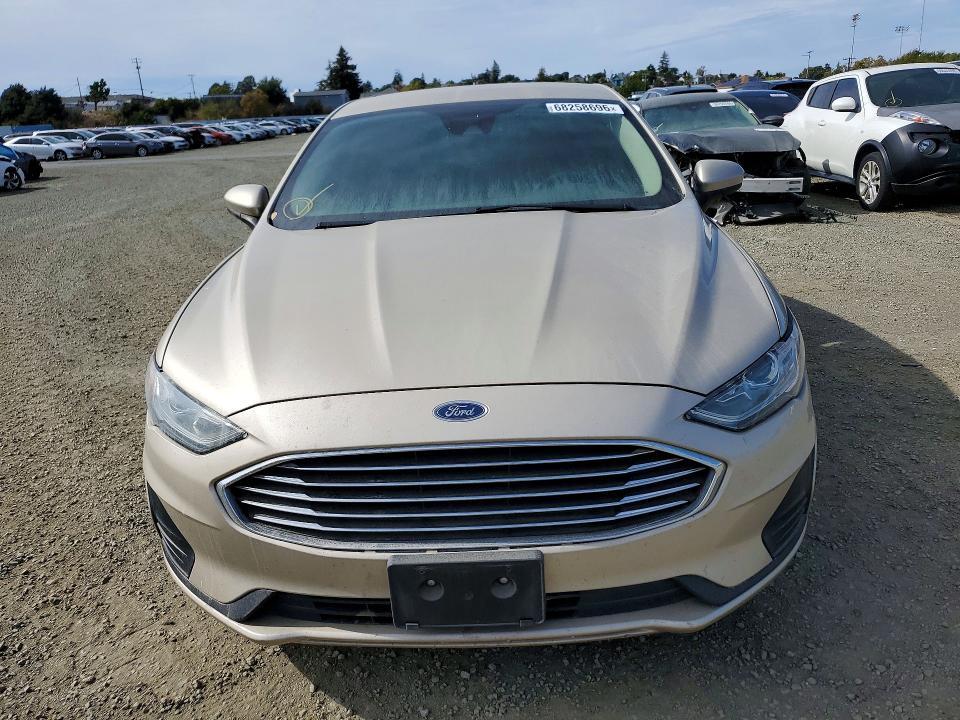 68258696 :رقم المزاد ، 3FA6P0HDXKR152020 vin ، 2019 Ford Fusion مزاد بيع