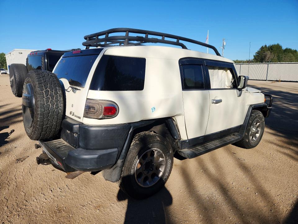 69877696 :رقم المزاد ، JTEBU4BF7BK100315 vin ، 2011 Toyota Fj Cruiser مزاد بيع