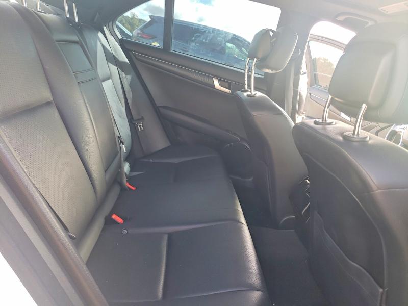 2014 Mercedes-benz C მანქანა იყიდება აუქციონზე, vin: WDDGF8AB8EG252689, აუქციონის ნომერი: 68991246