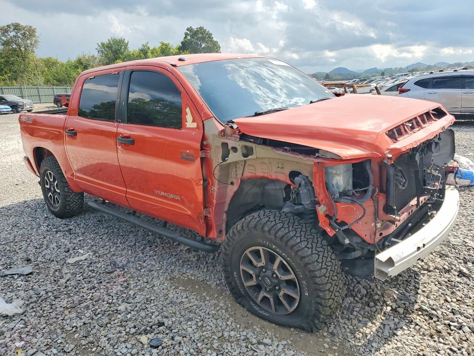 69912976 :رقم المزاد ، 5TFDY5F11JX694553 vin ، 2018 Toyota Tundra مزاد بيع