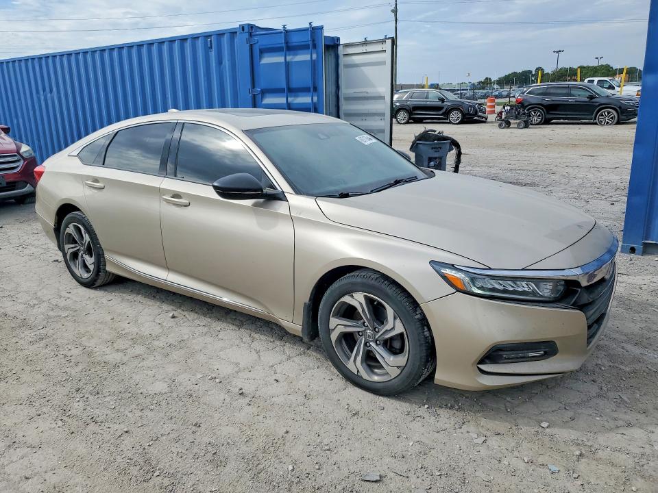 69715646 :رقم المزاد ، 1HGCV1F49LA129661 vin ، 2020 Honda Accord مزاد بيع
