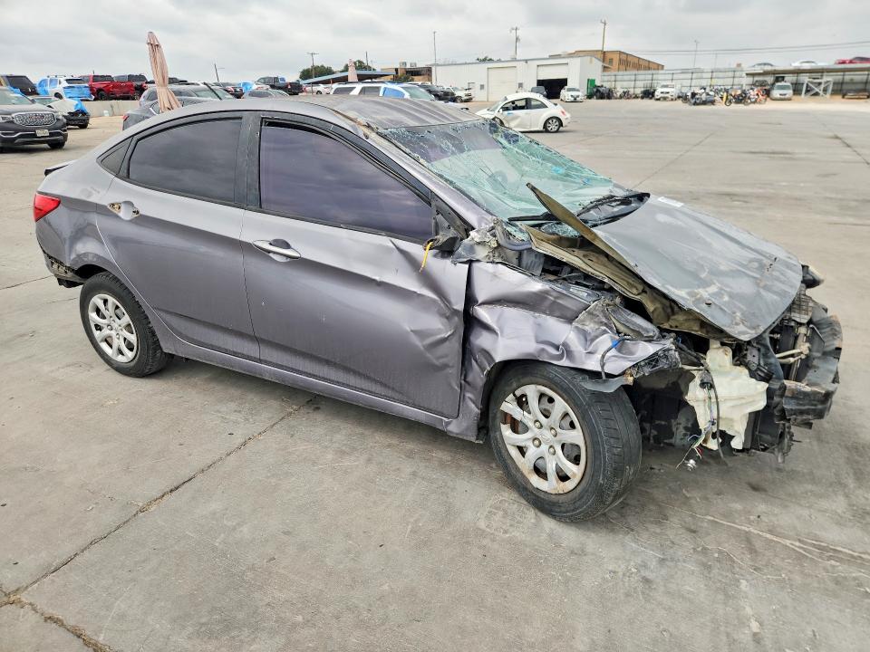 67809156 :رقم المزاد ، KMHCT4AE2DU555015 vin ، 2013 Hyundai Accent مزاد بيع