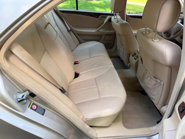70361856 :رقم المزاد ، WDBJF70J7YB018627 vin ، 2000 Mercedes-benz E مزاد بيع