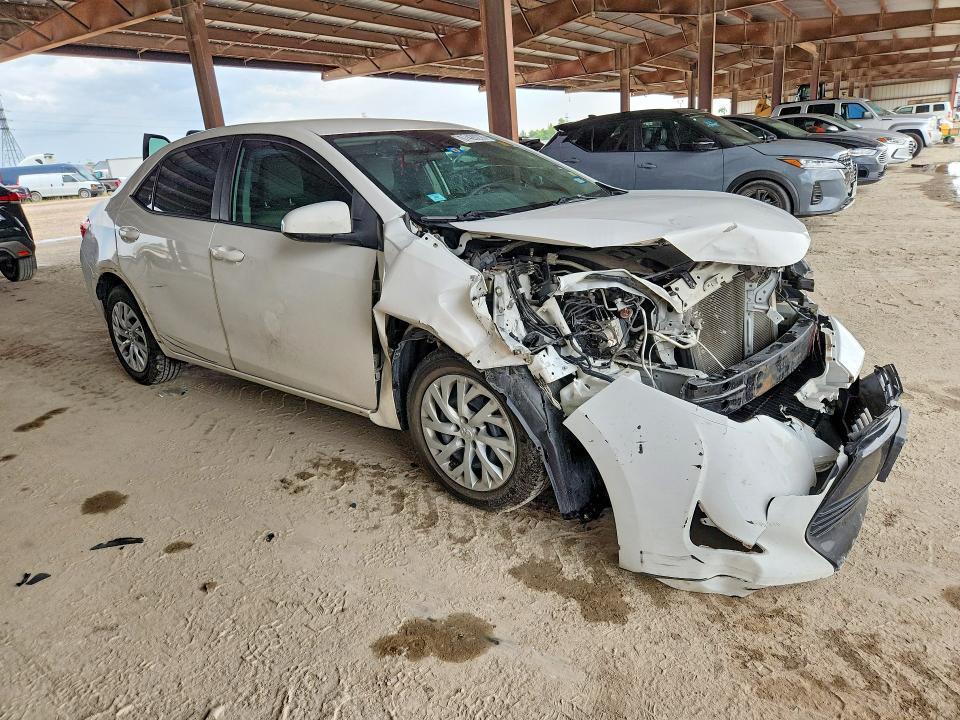 67420226 :رقم المزاد ، 5YFBURHE9JP855921 vin ، 2018 Toyota Corolla مزاد بيع