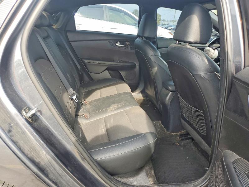 68294386 :رقم المزاد ، 3KPF34AD4ME402479 vin ، 2021 Kia Forte مزاد بيع