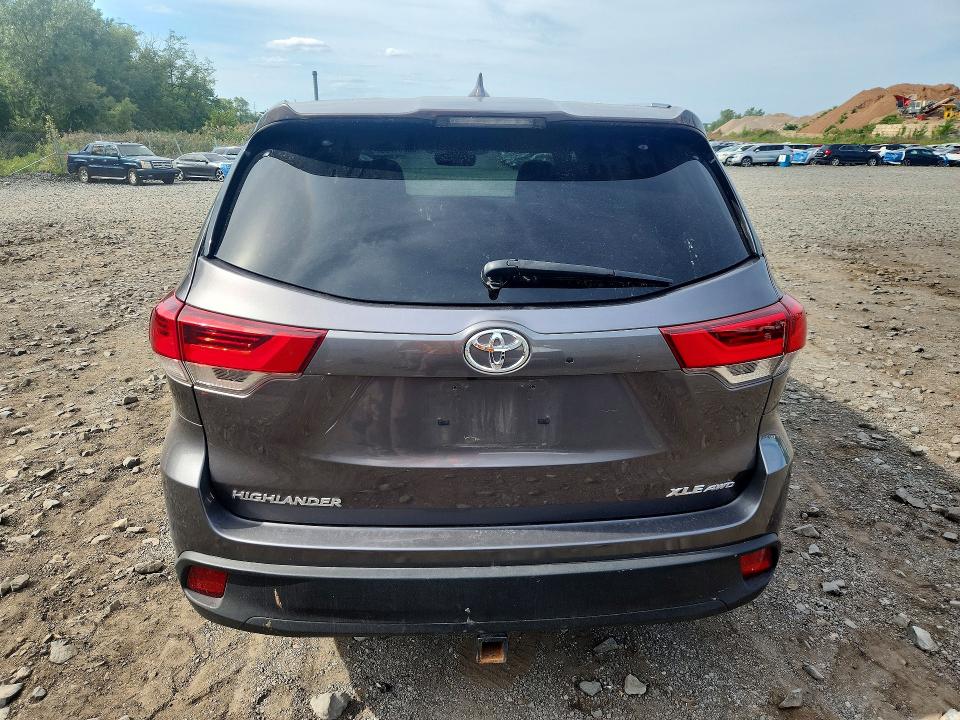 68051706 :رقم المزاد ، 5TDJZRFH4KS613380 vin ، 2019 Toyota Highlander مزاد بيع