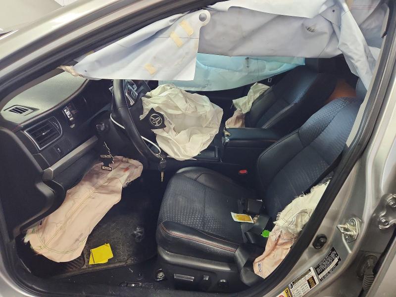 71100216 :رقم المزاد ، 4T1BF1FK0FU111151 vin ، 2015 Toyota Camry مزاد بيع