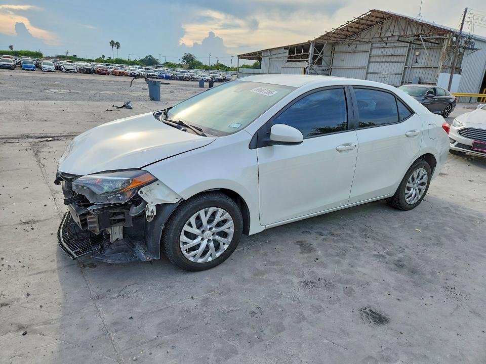 69607386 :رقم المزاد ، 5YFBURHE9JP741787 vin ، 2018 Toyota Corolla مزاد بيع