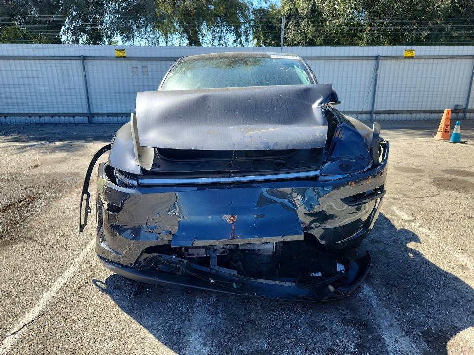 64068266 :رقم المزاد ، 7SAYGDEEXTF564211 vin ، 2026 Tesla Model Y مزاد بيع