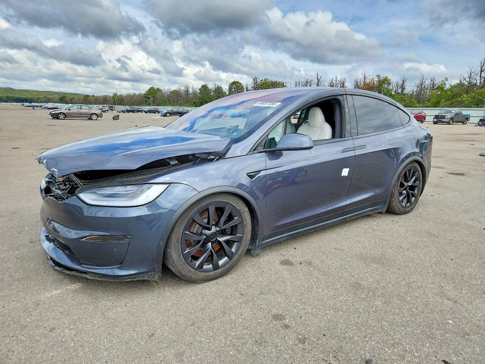 69857386 :رقم المزاد ، 7SAXCBE5XNF363925 vin ، 2022 Tesla Model X مزاد بيع
