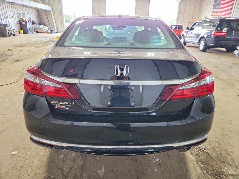 2017 Honda Accord მანქანა იყიდება აუქციონზე, vin: 1HGCR2F98HA135108, აუქციონის ნომერი: 70350406
