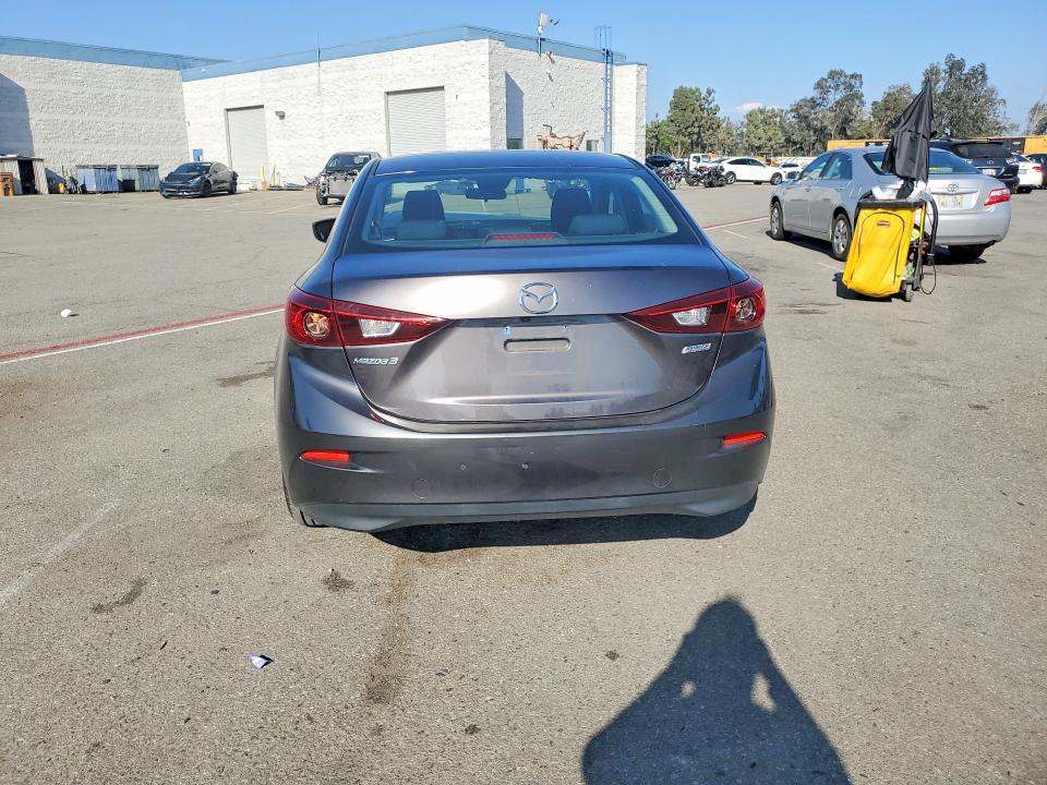 2018 Mazda 3 მანქანა იყიდება აუქციონზე, vin: 3MZBN1U74JM192056, აუქციონის ნომერი: 69435426