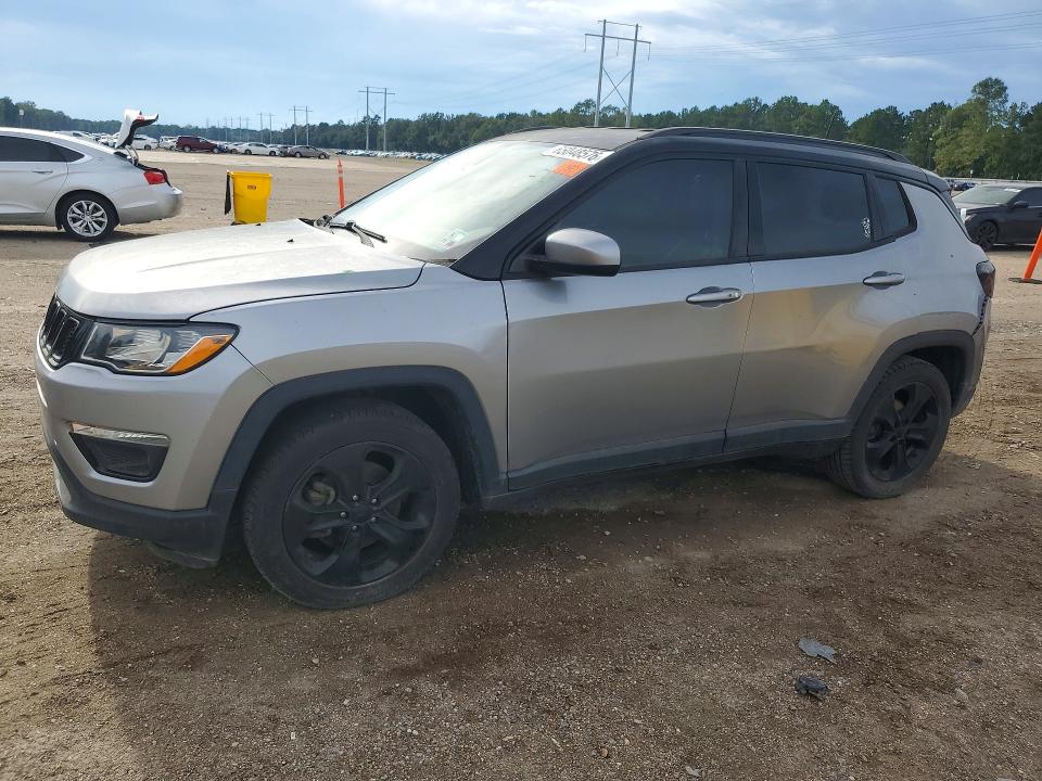 Auction sale of the 2018 Jeep Compass, vin: 3C4NJCBB0JT318322, lot number: 65048576