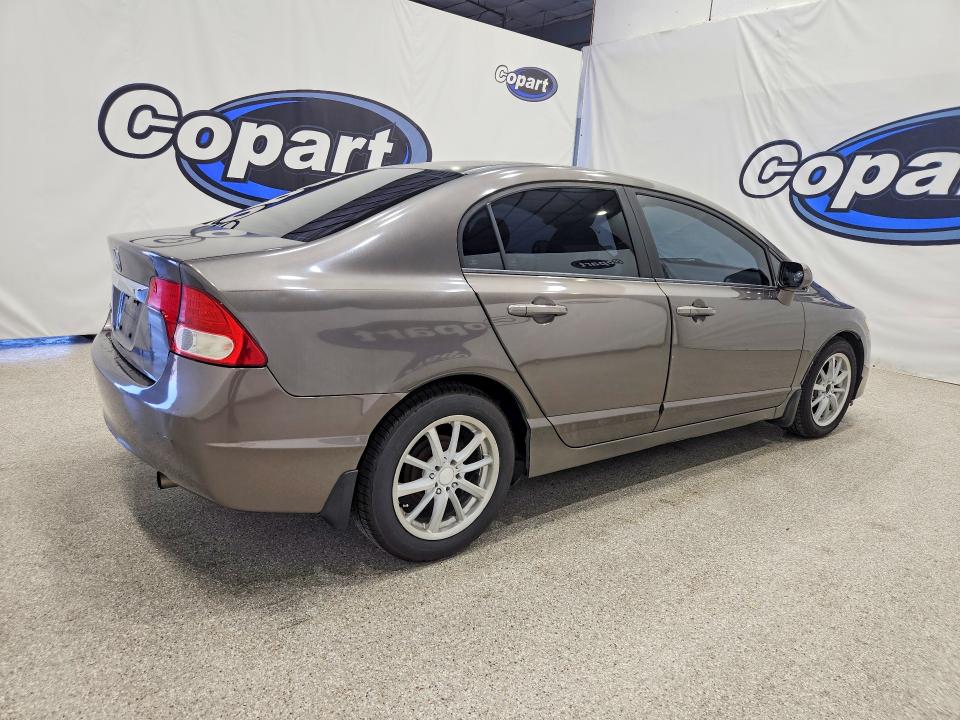 70678816 :رقم المزاد ، 19XFA1F58AE061718 vin ، 2010 Honda Civic مزاد بيع