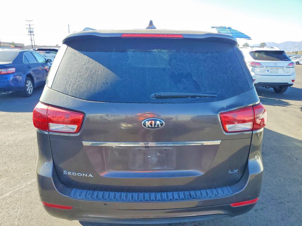 67387036 :رقم المزاد ، KNDMB5C16G6208646 vin ، 2016 Kia Sedona مزاد بيع